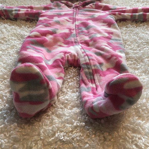 Healthtex 3/6M pink camouflage snowsuit zip up - Picture 4 of 9